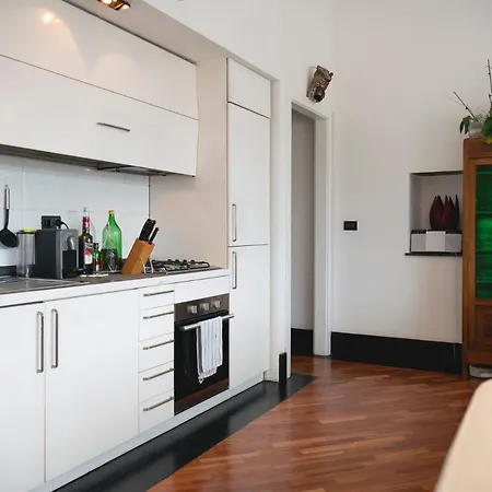 Apartment 038 - Attico Lussuoso Terrazza Centro Citta' 500m Mare, Parcheggio Gratis Vicino
