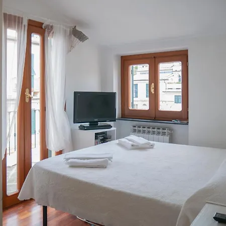 Apartment 038 - Attico Lussuoso Terrazza Centro Citta' 500m Mare, Parcheggio Gratis Vicino Chiavari